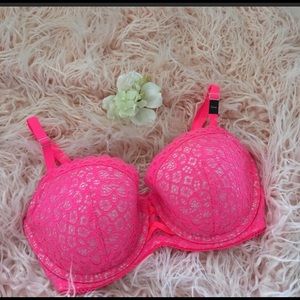 NWT - VS Dream Angels Lined Demi hot pink